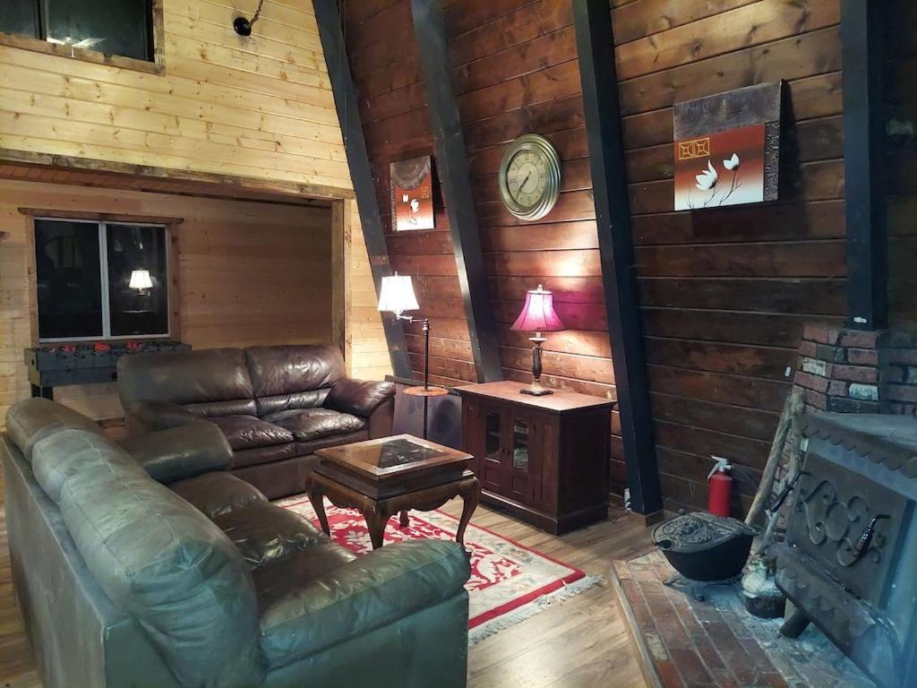 Вилла Julian House Of Games Экстерьер фото